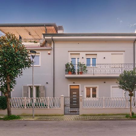 Casa Vacanze Da Antonio Ristrutturata Luglio 2023 Viareggio Exterior photo